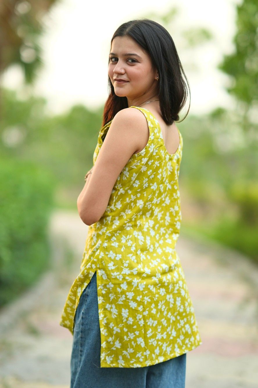 Saanvi Fitted Top