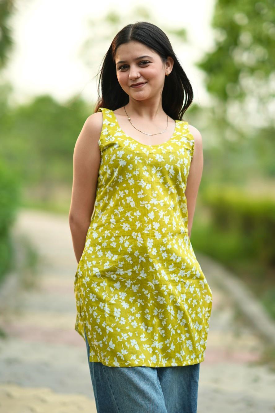 Saanvi Fitted Top