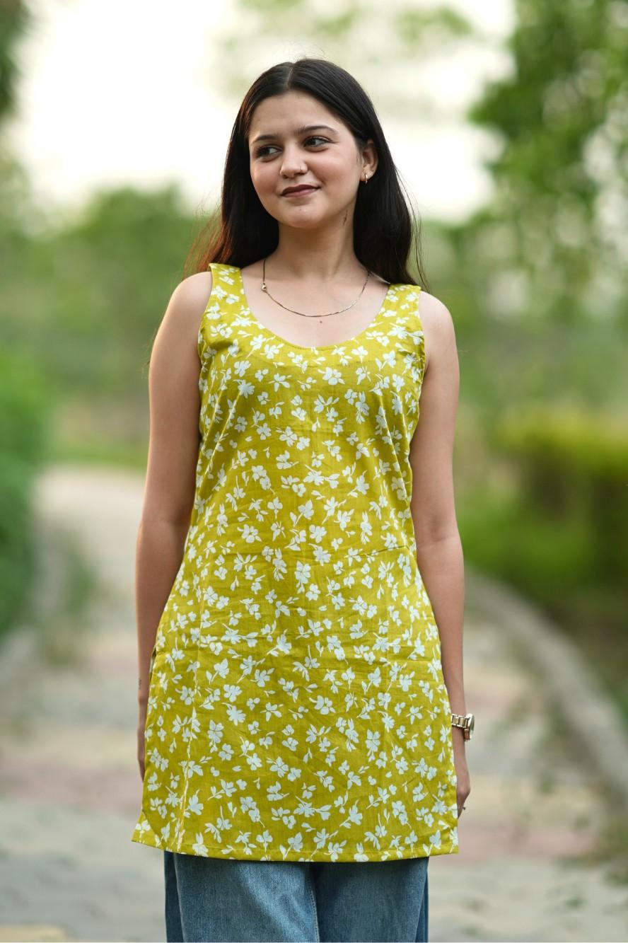 Saanvi Fitted Top