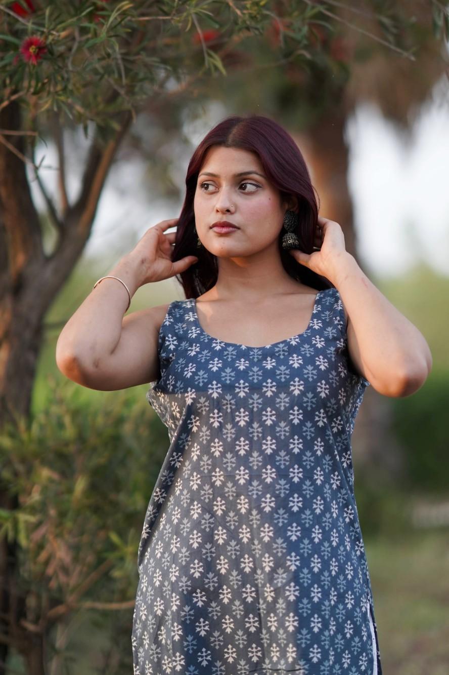 Aastha Deep Neck Kurti